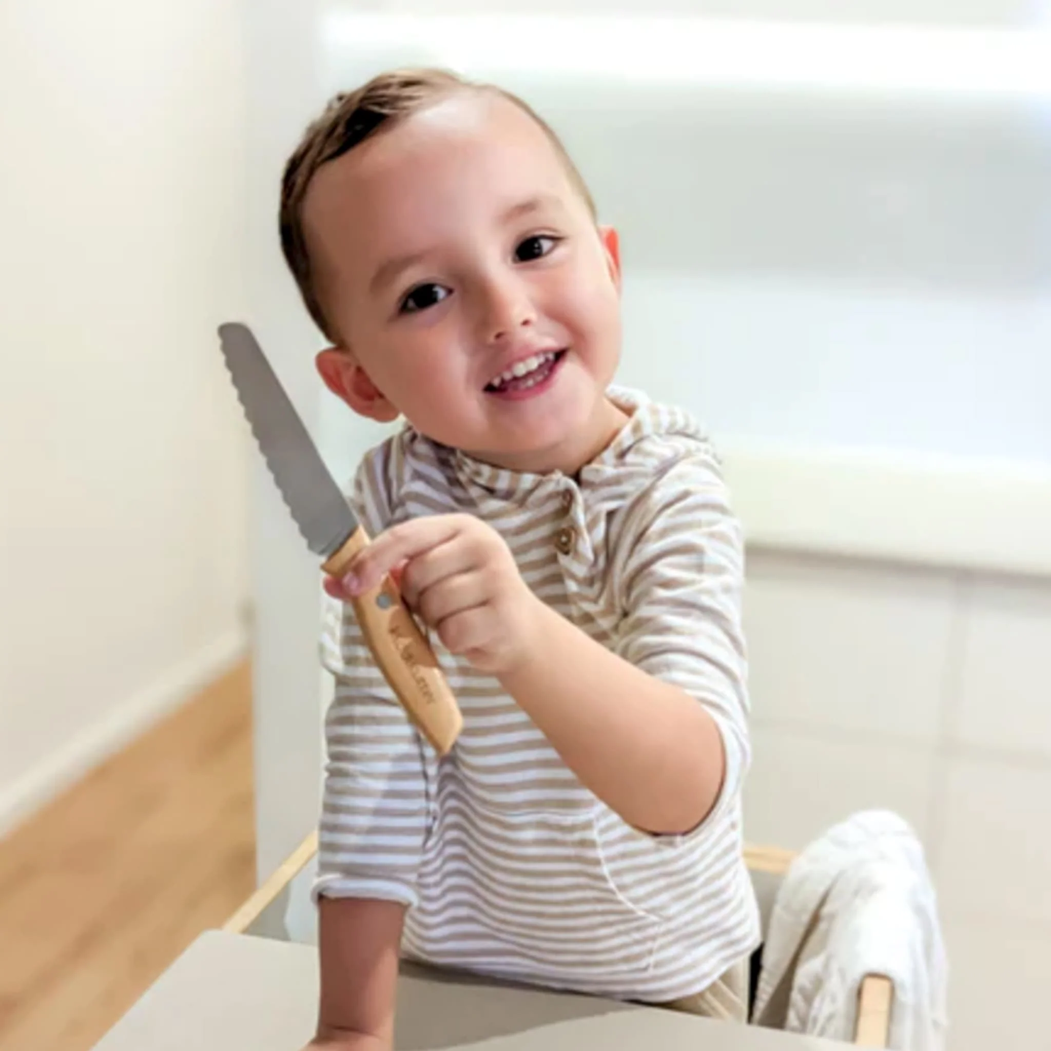 Couteau de Sécurité pour Enfants Kiddikutter avec Manche en  Bois - Image 4
